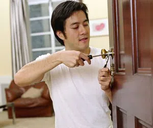 General Locksmith Store Novi, MI 248-469-0373 - changing-locks